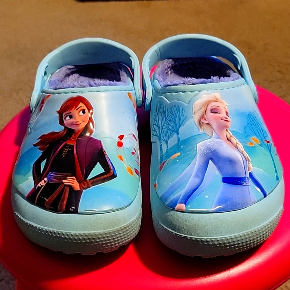 Girls frozen 2 lined crocs size J1